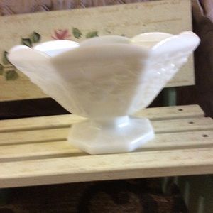 Vintage Anchor Hocking Milk Glass .